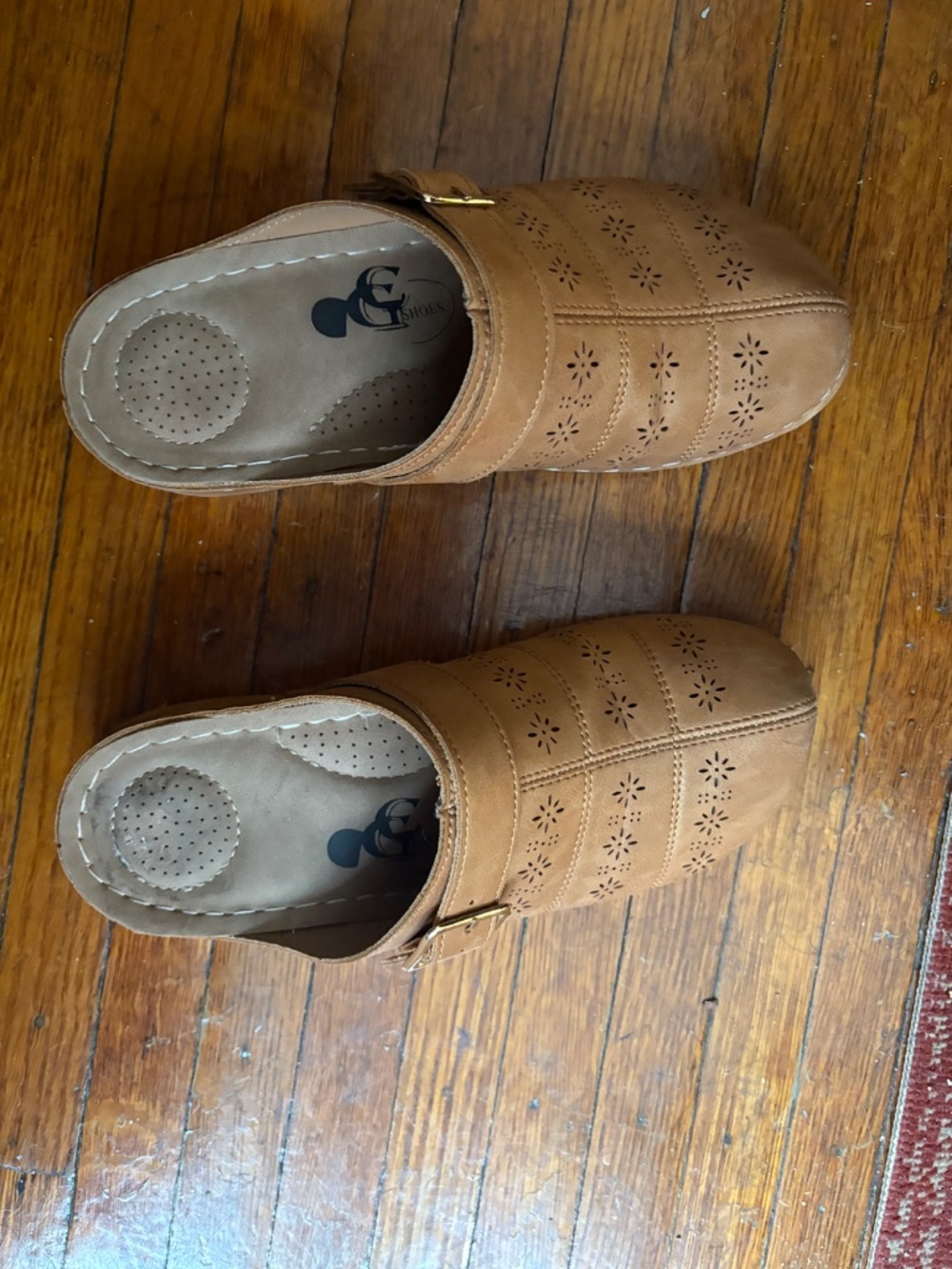Clogs - Picture 8 of 9